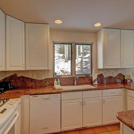 Villa Aspen House